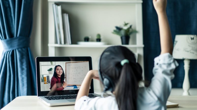 Docentes multitask en tiempos de pandemia. Por: Evelyn Valdés, Rocío Zahoul y Jessica Méndez