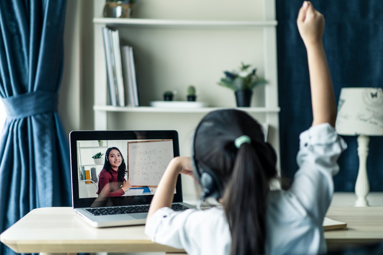 Docentes multitask en tiempos de pandemia. Por: Evelyn Valdés, Rocío Zahoul y Jessica Méndez