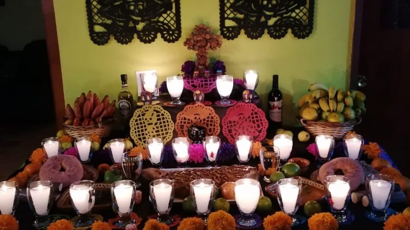 Tradición del altar de muertos