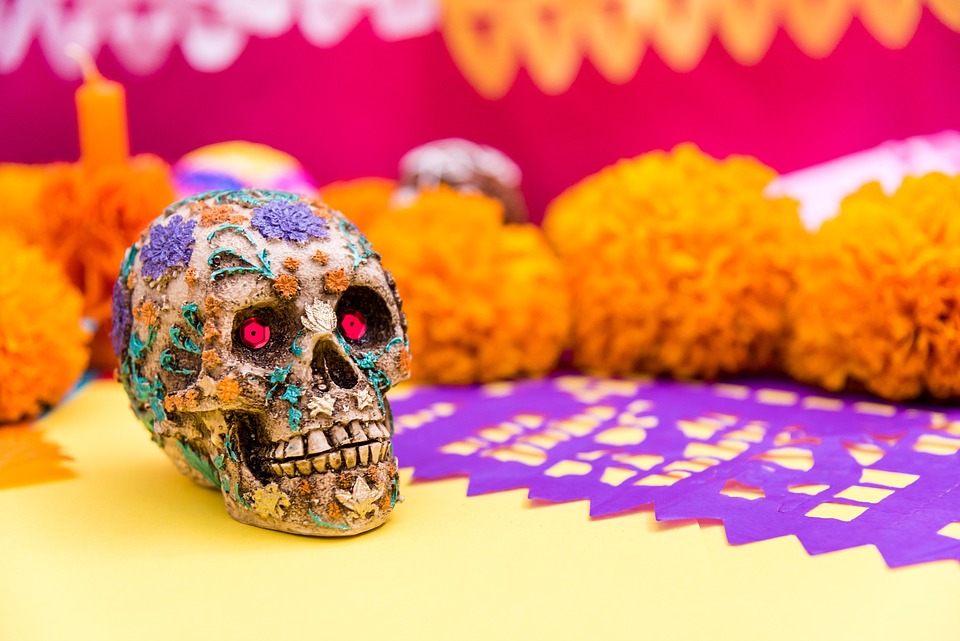 Día de Muertos: Nuestra inconfundible tradición. Por: Issa Alvarado